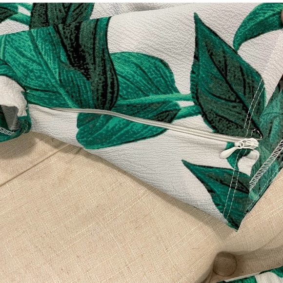 Show me your mumu! Palm leaf 2 piece crop top and shorts set size medium! - Picture 5 of 6